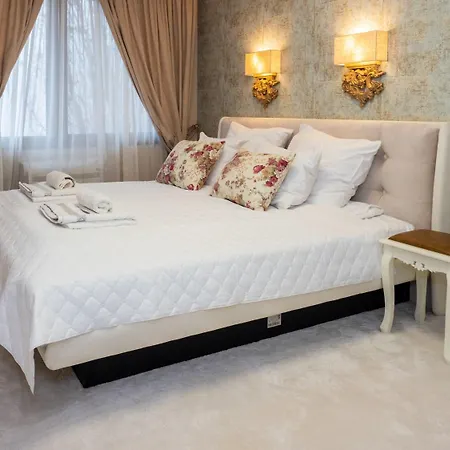 Апартамент Paradise Center Premium 1 *